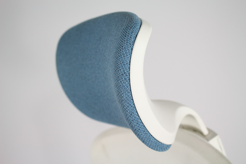 Linea Fabbrica Tekna White 01/PT Lichtblauw/Wit Bureaustoel met 3D Armleuning + Hoofdsteun